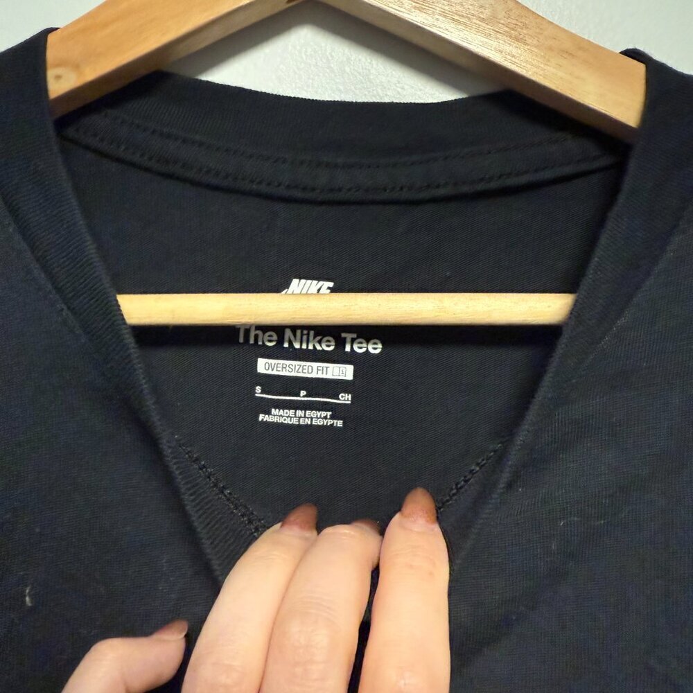 The Nike Tee Oversized Fit Small Black - Picture 2 of 4